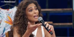 Juliana Paes durante o programa Altas Horas (Foto: Reprodução)