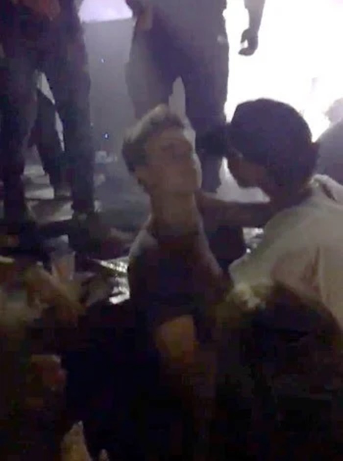 Vídeo da agressão de MC Livinho foi amplamente divulgado na época do acontecimento em 2017 (Foto: Reprodução)