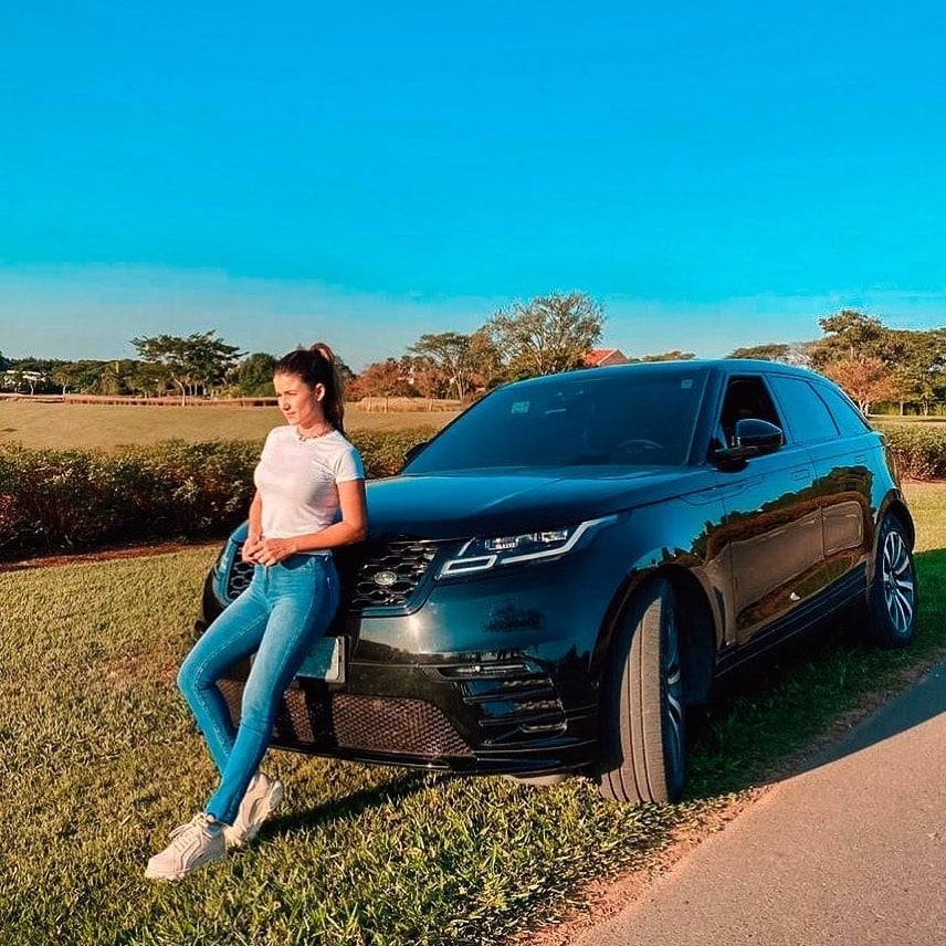 Paula Fernandes com carro de R$ 400 mil (Foto: Reprodução/Instagram)