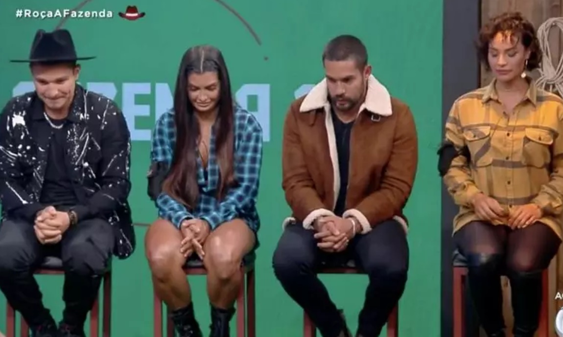 MC Gui, Marina, Bil e Aline na penúltima roça de A Fazenda 13. (Foto: Reprodução/ PlayPlus)