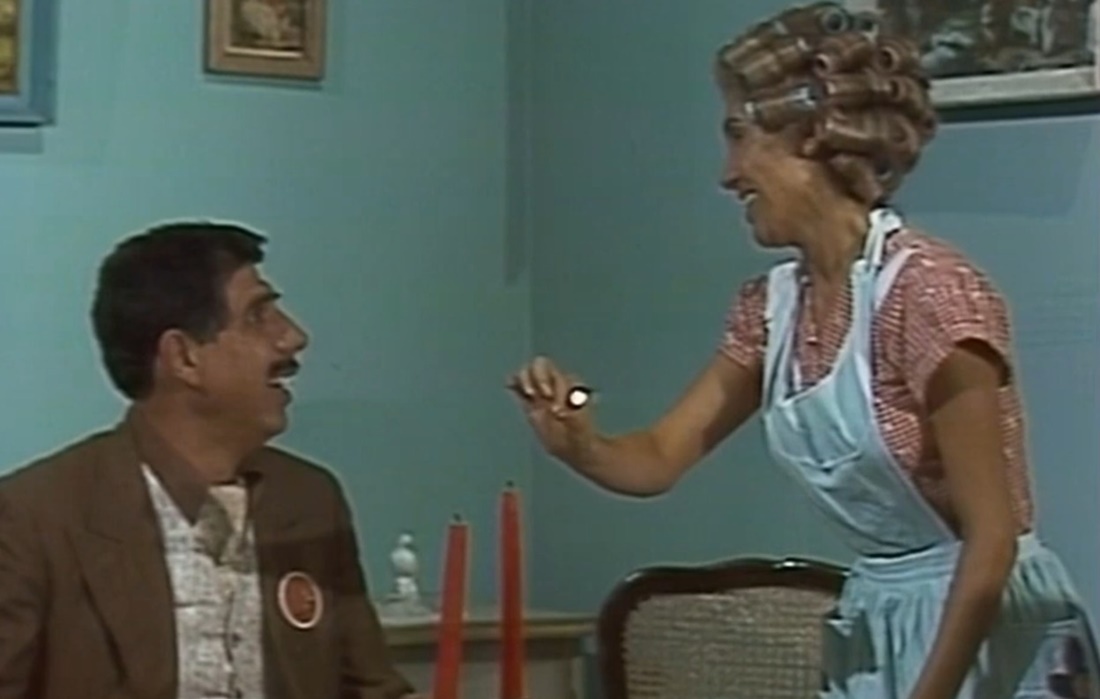 Rúben Aguirre e Florinda Meza em cena de "Os Penetras (1979) - Foto: Reprodução/ SBT