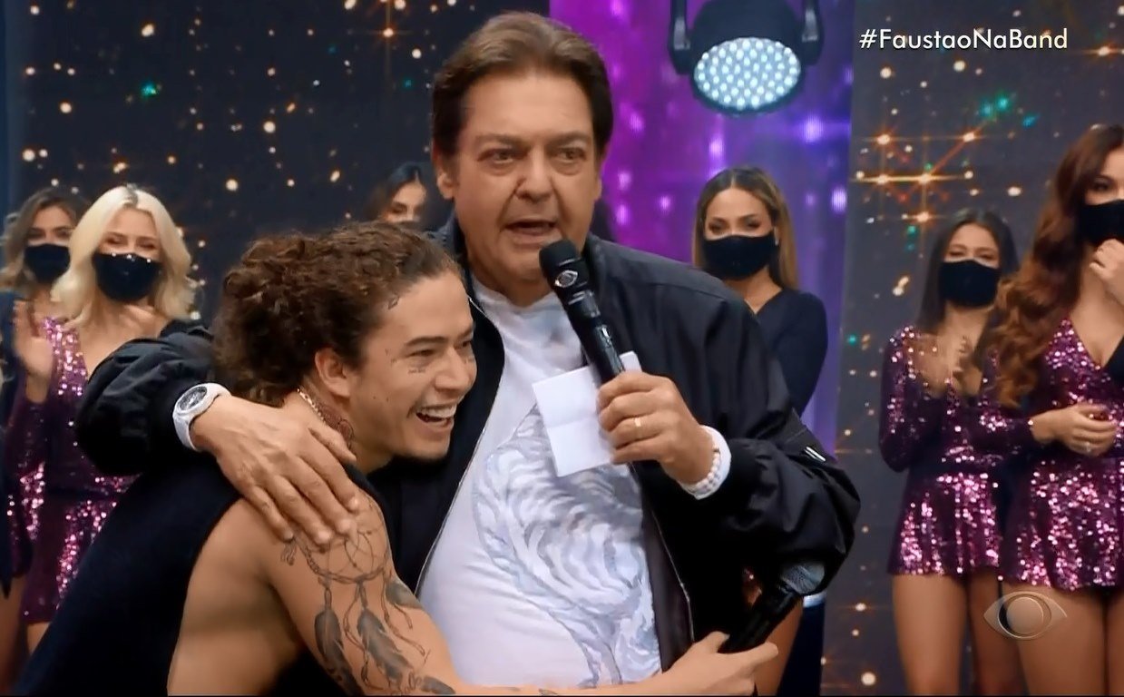 Faustão recebeu Whindersson Nunes em seu programa na Band