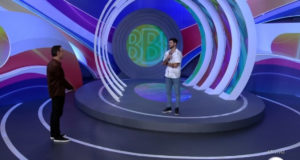 Rodrigo conversou com Tadeu assim que deixou a casa do BBB22 (Foto: Reprodução / Globoplay)