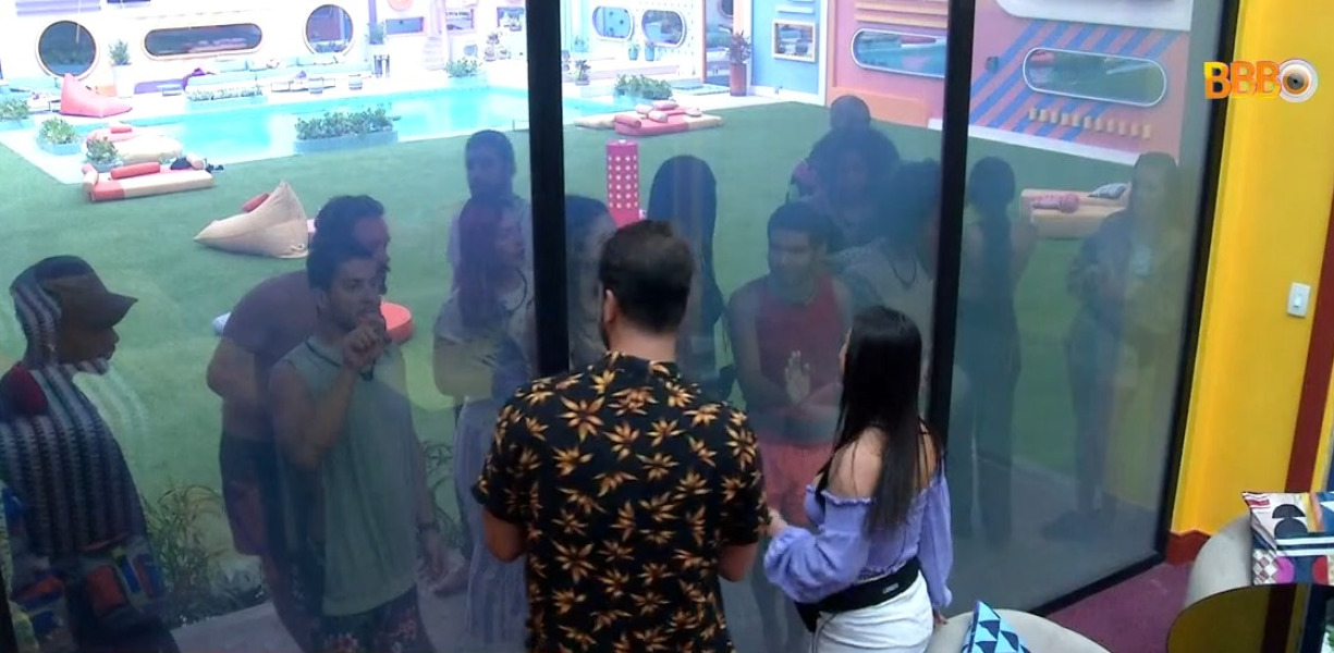 Participantes da Casa de Vidro entram no BBB22 (Foto: Reprodução / Globoplay)