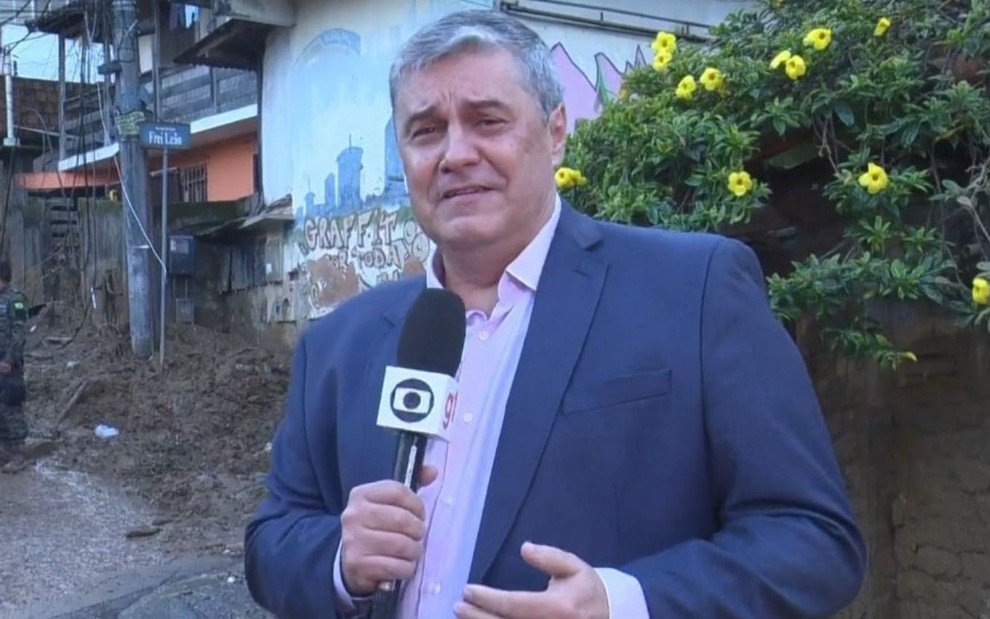 Flávio Fachel do Bom Dia Rio se emocionou durante cobertura em Petrópolis- Foto: Reprodução