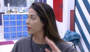 Laís faz convite para Lucas no BBB22 (Foto: Reprodução / Globoplay)