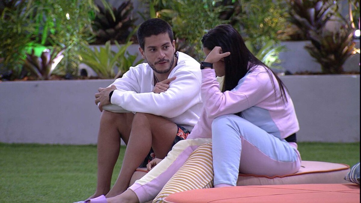 BBB22: Arthur Aguiar tira satisfação com Larissa (Foto: Reprodução)