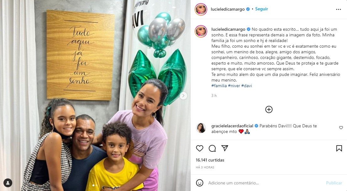 Luciele Di Camargo, Denílson e os filhos do casal - Foto: Reprodução