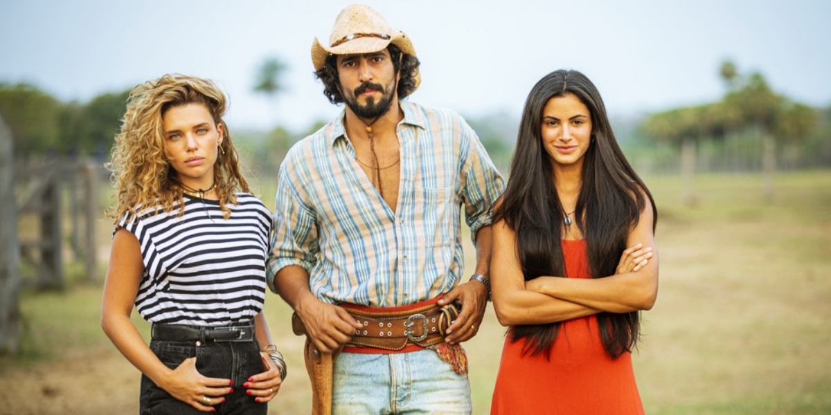 Bruna Linzmeyer, Renato Góes e Letícia Salles de "Pantanal" 