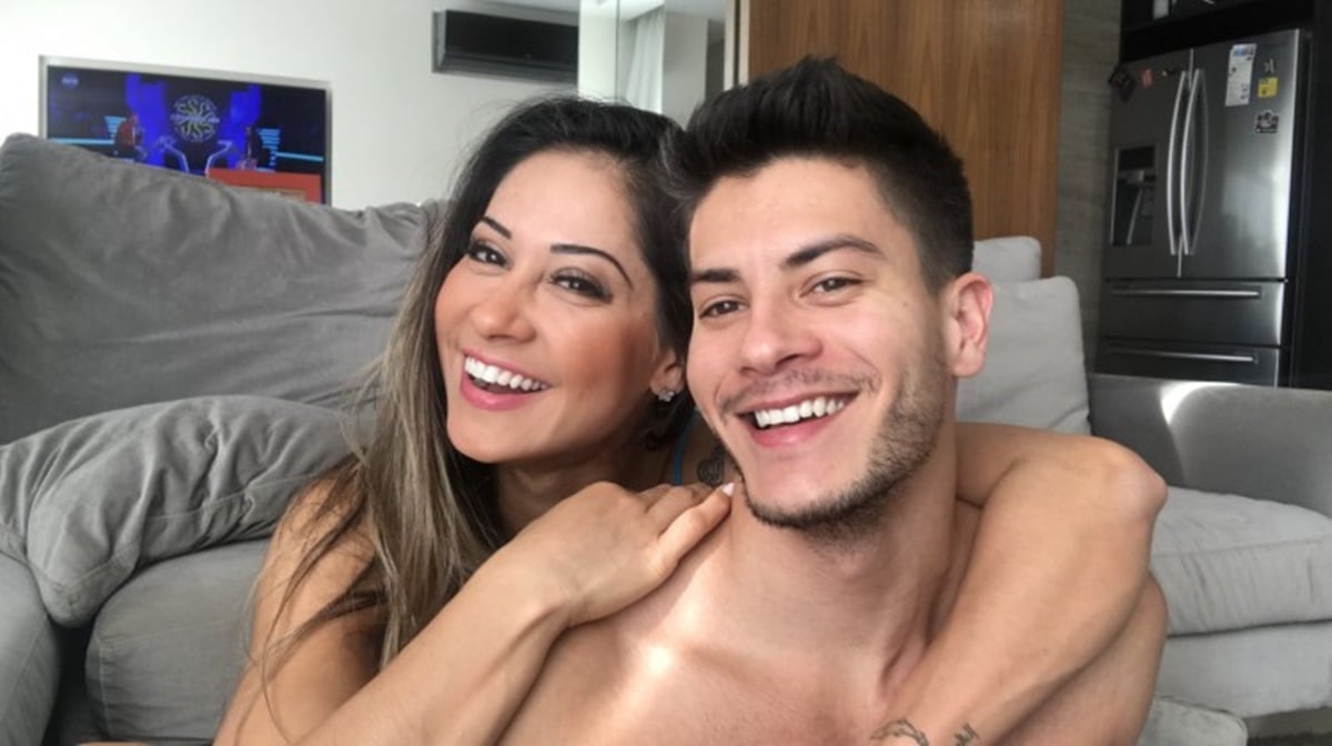 Maíra Cardi revela que transa com Arthur do BBB22 ao som de gospel