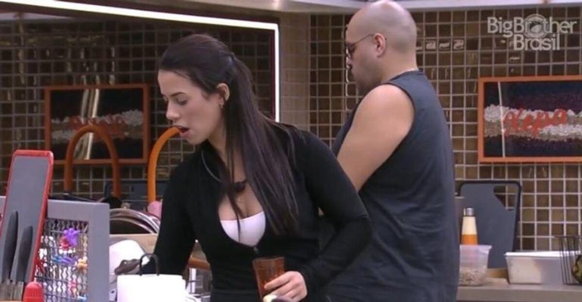 BBB22: Larissa alfineta Tiago Abravanel na Xepa (Foto: Reprodução)