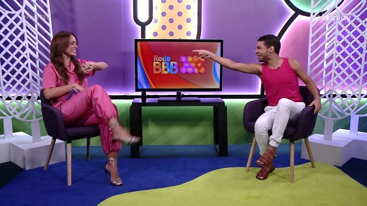 BBB22: Vyni detona Arthur Aguiar em entrevista com Rafa Kalimann (Foto: Reprodução)