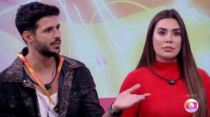 Naiara Azevedo detonou os eliminados do BBB22 (Foto: Reprodução / Globoplay)