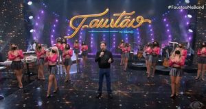 Faustão ao lado de suas bailarinas na Band- Foto: Reprodução