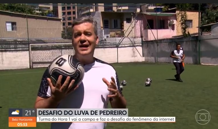 Kovalick gravou externa em uma quadra de futebol