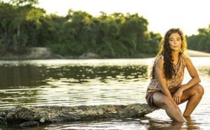 Juliana Paes vira onça em 'Pantanal' (Foto: Reprodução / Globo)