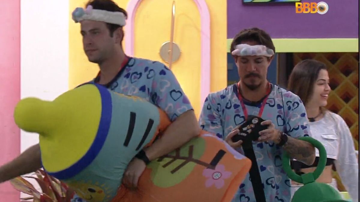 BBB22: Gustavo e Eliezer no Castigo do Monstro (Foto: Reprodução)