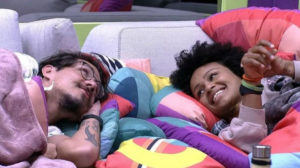 Natália está disposta a fazer com que Eliezer pegue o número de telefone de Luisa Sonza após deixar o BBB22 (Foto: Reprodução / Globoplay)