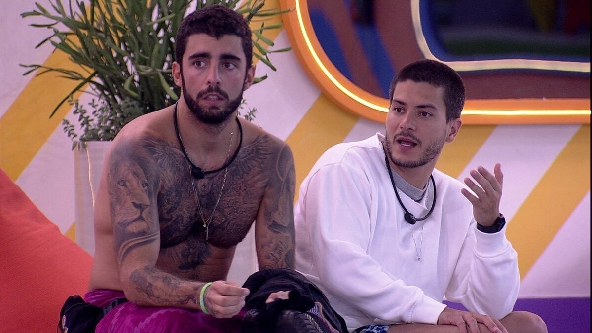 BBB22: Pedro Scooby desabafa com Arthur Aguiar (Foto: Reprodução)