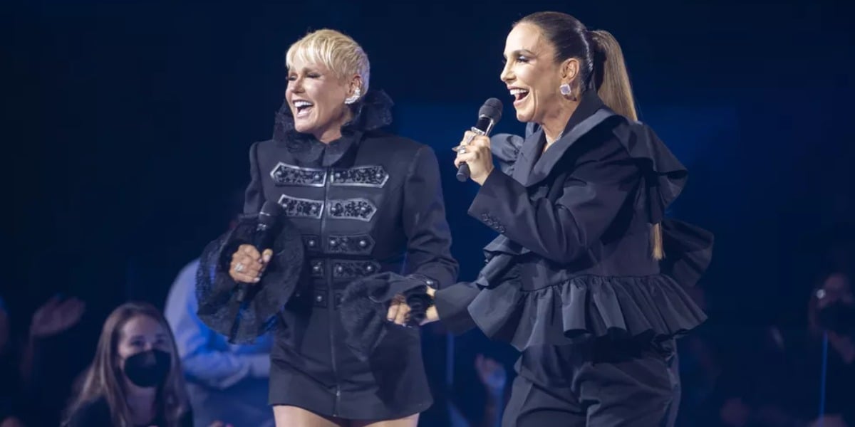 Xuxa Meneghel e Ivete Sangalo durante o The Masked Singer Brasil (Foto: Reprodução)