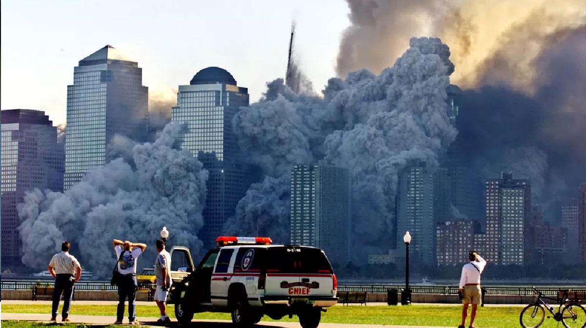 Fogo e fumaça invade o região de Lower Manhattan, Nova York (Foto: Divulgação)