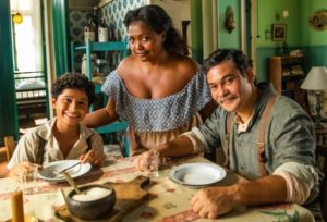 Cipriano (Cláudio Gabriel), Emília (Gaby Amarantos) e Enrico (Marcos Veras) em "Além da Ilusão (Foto: Reprodução / Globo)