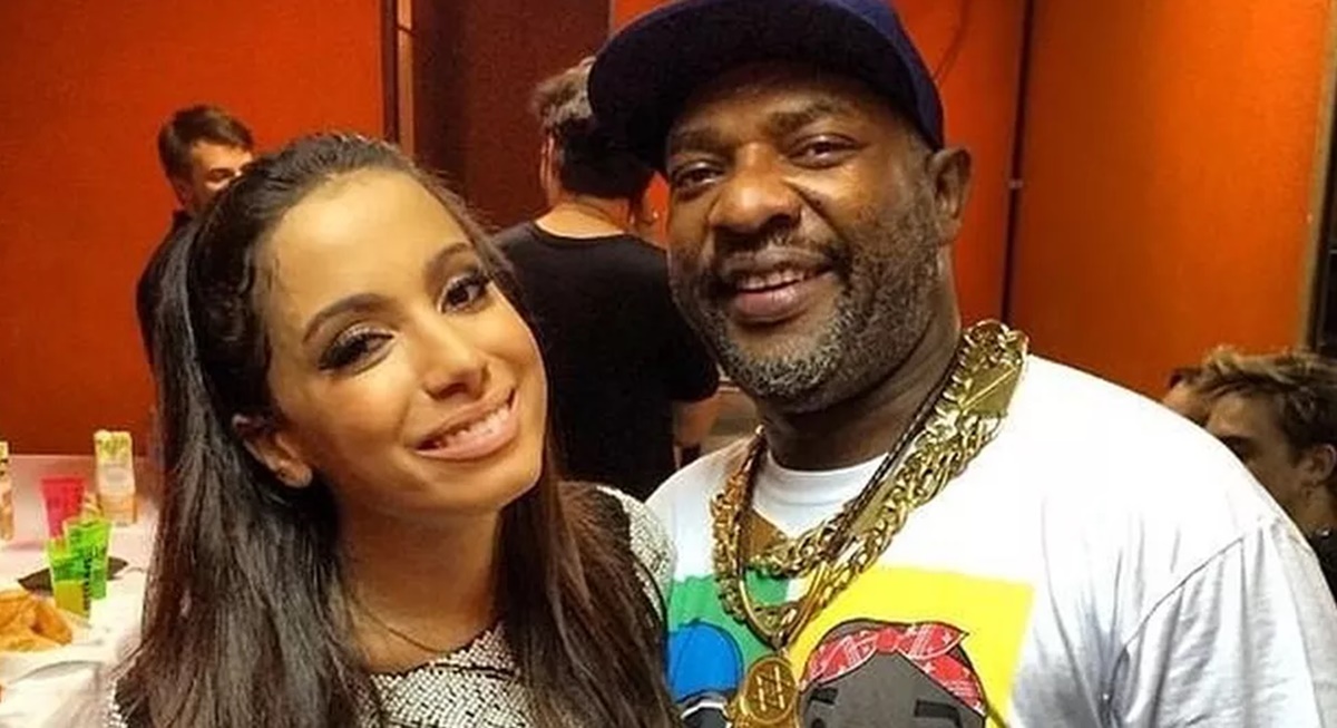 Anitta e Mr. Catra, falecido em 2018 