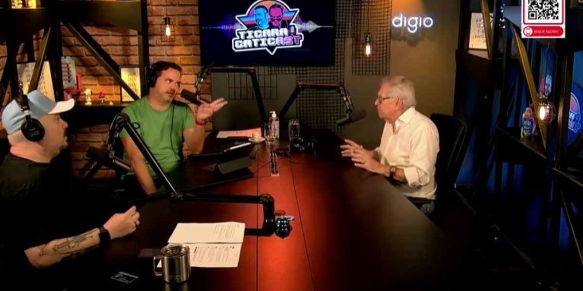 Carlos Alberto de Nóbrega falou sobre sala do SBT no "Ticaracaticast" (Foto: Reprodução/YouTube)