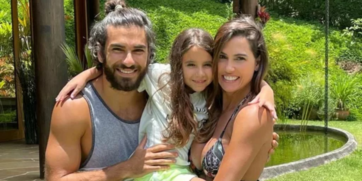 Deborah Secco, esposo e a filha - Foto: Reprodução