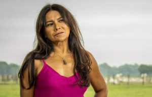 Dira Paes substitui Leticia Salles no papel de Filó na segunda fase de 'Pantanal', novela da Globo (Foto: Reprodução / Globo)