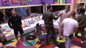 Gustavo se despede dos amigos e de seu maior 'rival' na casa do BBB22 (Foto: Reprodução / Globoplay)