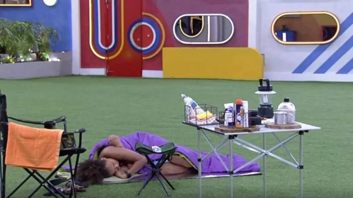 BBB22: Jessilane foi expulsa da casa e teve que dormir ao relento (Foto: Reprodução)