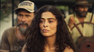 Maria Marruá (Juliana Paes) e Gil (Enrique Diaz) em cena na novela 'Pantanal' (Foto: Reprodução / Globo)