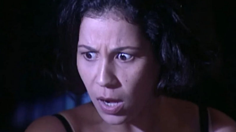 Lourdes (Carla Daniel) entrará em chocque ao ouvir 'mudinho' falar Durante a noite agitada em 'O Cravo e a Rosa' (Foto: Reprodução / Globo)