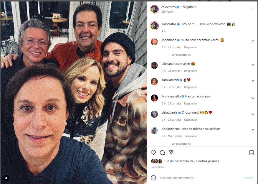 Caio Castro posou com Boninho, Ana Furtado, Tom Cavalcante e Faustão