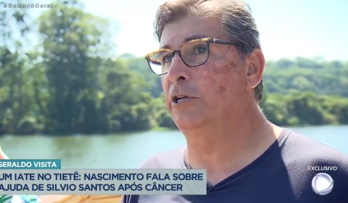 Carlos Nascimento se emocionou durante entrevista na Record