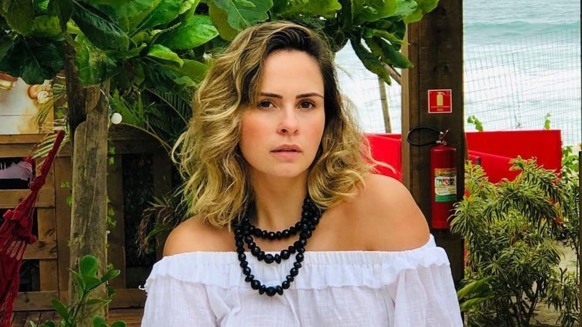 Ana Paula Renault é cotada para assumir o TV Fama, na RedeTV! (Foto: Reprodução)