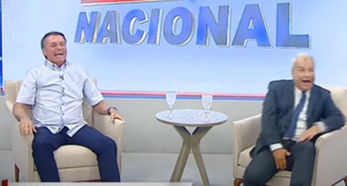 Bolsonaro e Sikêra Jr. morrem de rir com resposta da primeira-dama