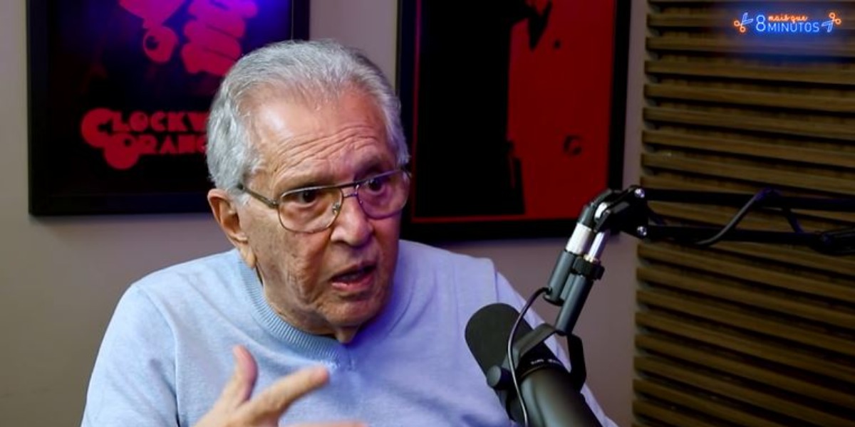 Carlos Alberto de Nóbrega no "Mais Que 8 Minutos" (Foto: Reprodução/YouTube)