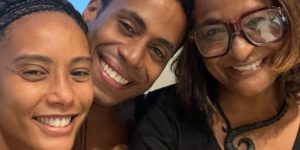 Taís Araujo, Ícaro Silva e Claudia di Moura de Cara e Coragem (Foto: Reprodução/Twitter)