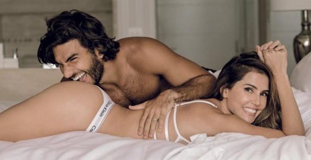 Deborah Secco e seu marido, Hugo Moura, em ensaio sensual