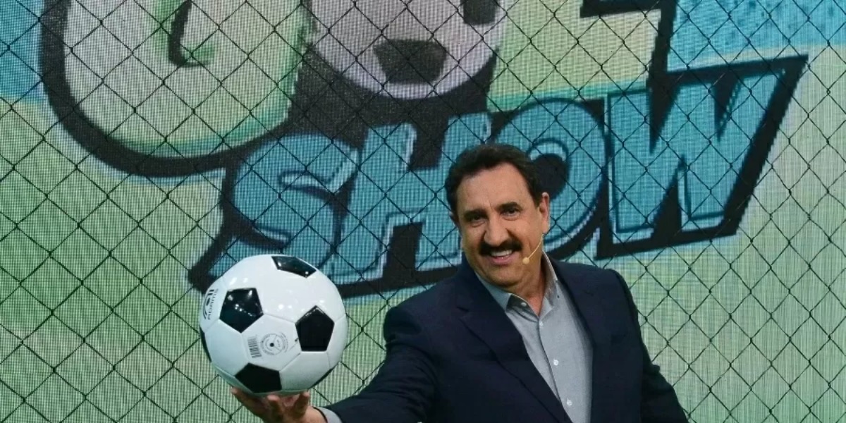 Ratinho comanda o "Gol Show" (Foto: Francisco Cepeda/SBT)