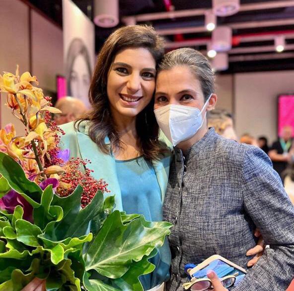 Renata Vasconcellos e Andreia Sadi na redação do Jornal Nacional. (Foto: Reprodução / Instagram)