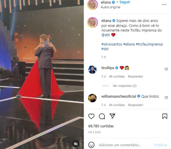 Eliana recebe prêmio de Silvio Santos (Foto: Reprodução/Instagram)