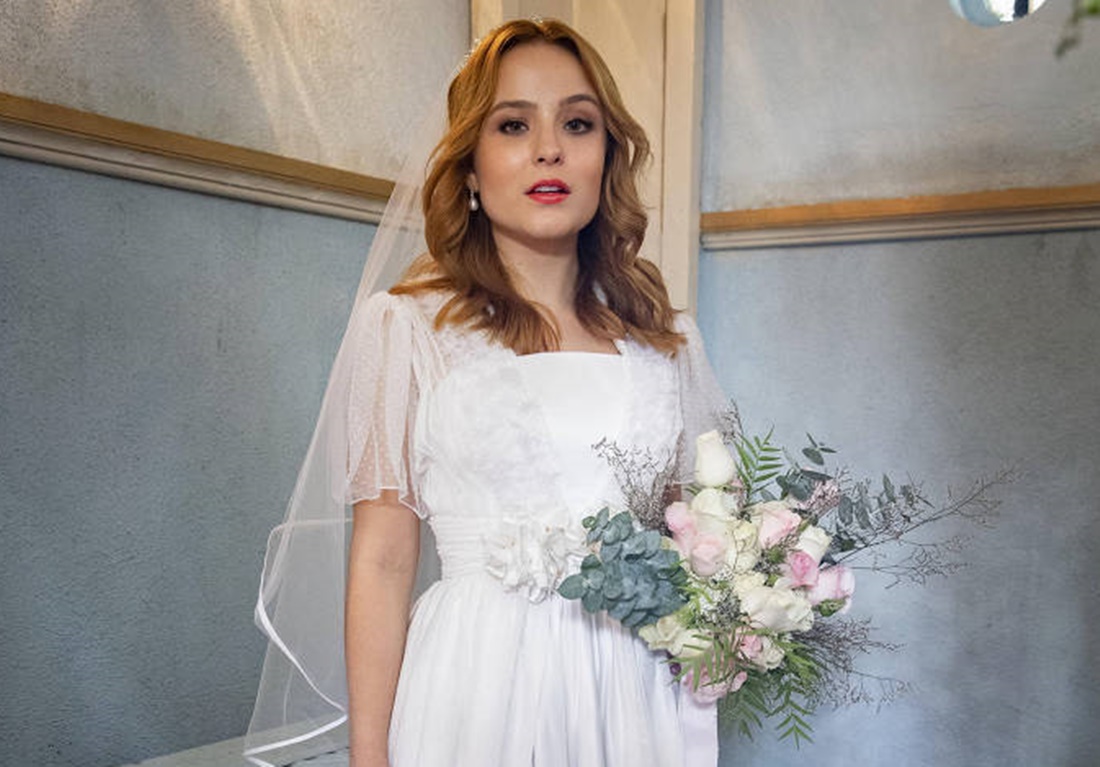 Figurino de Larissa Manoela para casamento de Isadora