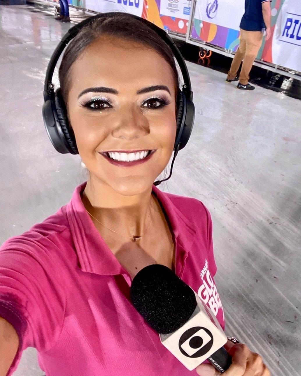 Lívia Torres, jornalista da Globo, se emociona com relato de senhora