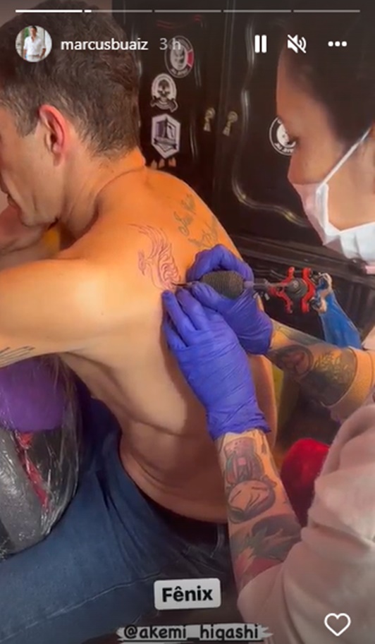 Marcus Buaiz, ex-marido de Wanessa, faz tatuagem de Fênix, animal místico que ressurge das cinzas