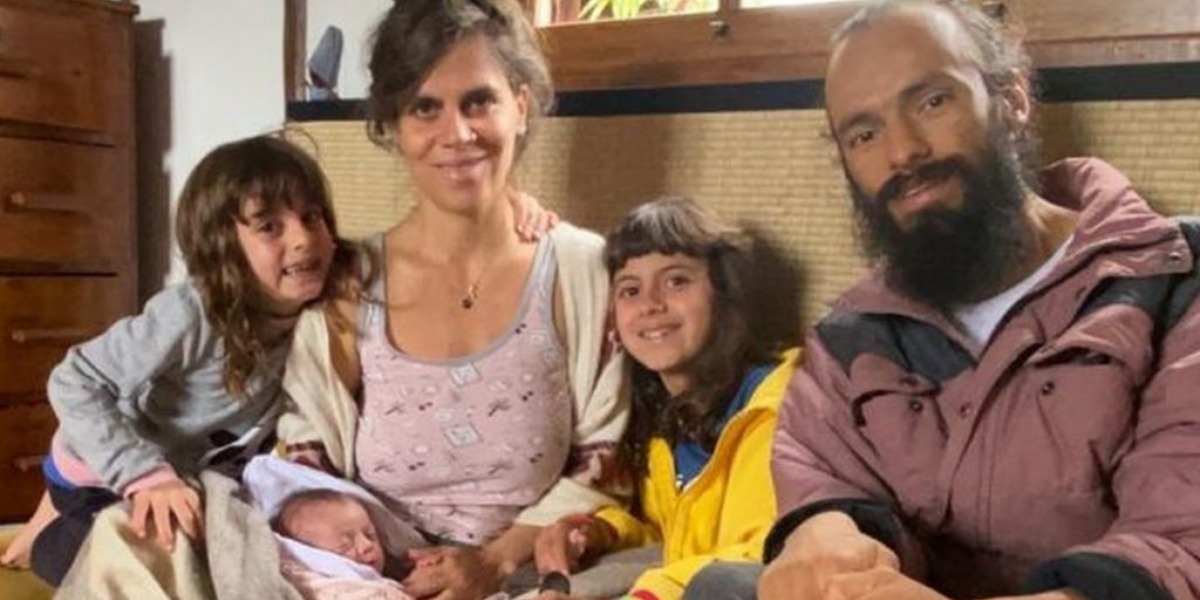 Mariana Maffeis, as filhas e o marido (Foto: Reprodução/Instagram)