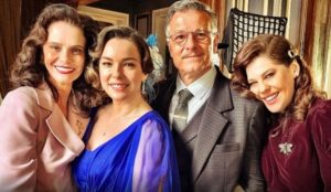 Malu, Regiane, Marcello e Bárbara nos bastidores de Além da Ilusão (Foto: Reprodução / Globo)