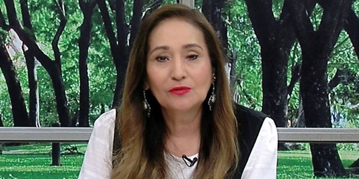 Sonia Abrão é apresentadora do programa A Tarde É Sua (Foto: Reprodução / RedeTV!)
